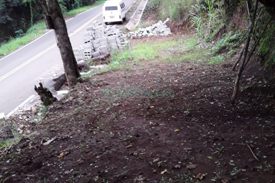 Chácara, 2 dormitórios, no bairro Interior em Caxias do Sul para Comprar