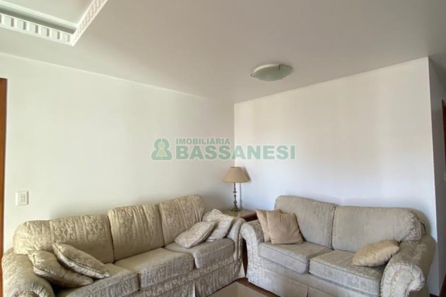 Apartamento com 93m², 3 dormitórios, 2 vagas, no bairro Pio X em Caxias do Sul para Comprar