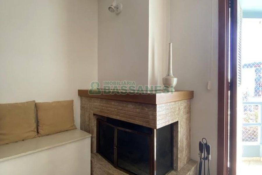 Apartamento com 93m², 3 dormitórios, 2 vagas, no bairro Pio X em Caxias do Sul para Comprar