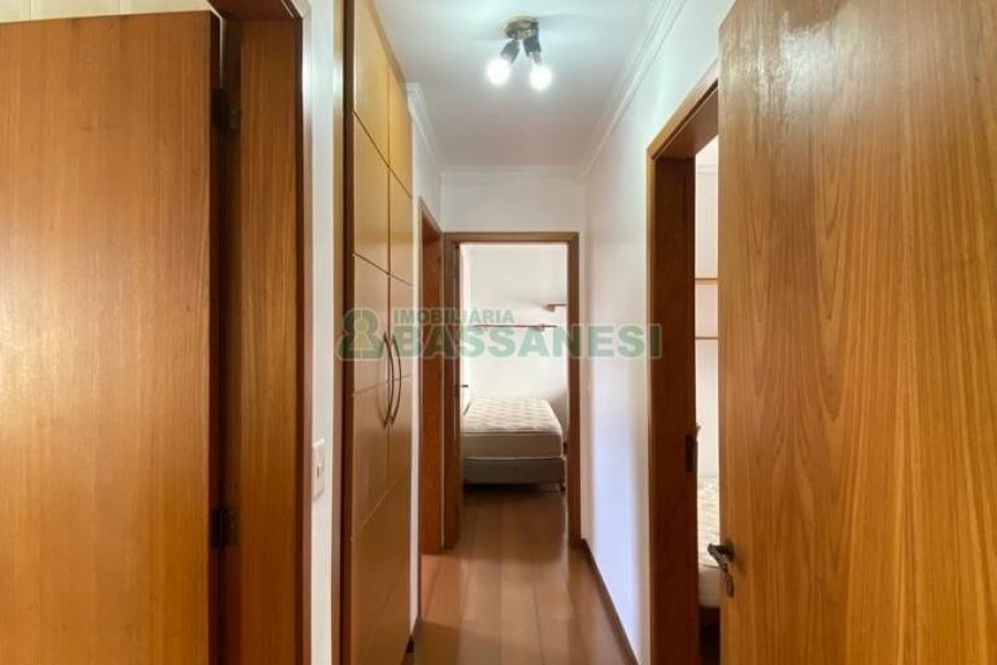 Apartamento com 93m², 3 dormitórios, 2 vagas, no bairro Pio X em Caxias do Sul para Comprar