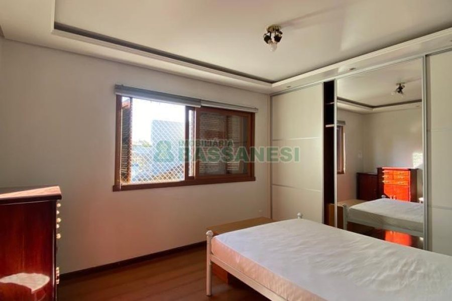 Apartamento com 93m², 3 dormitórios, 2 vagas, no bairro Pio X em Caxias do Sul para Comprar