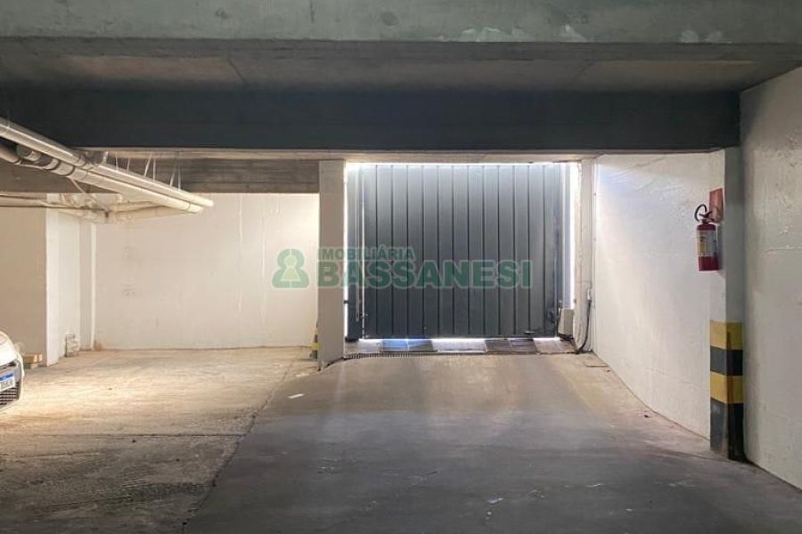 Apartamento com 93m², 3 dormitórios, 2 vagas, no bairro Pio X em Caxias do Sul para Comprar