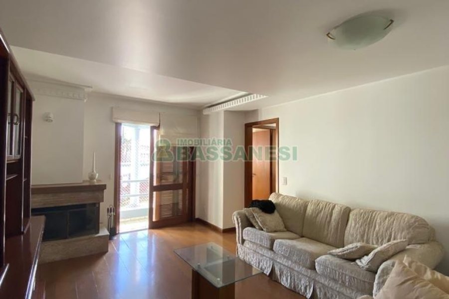 Apartamento com 93m², 3 dormitórios, 2 vagas, no bairro Pio X em Caxias do Sul para Comprar