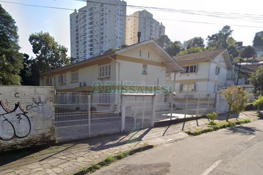 Sobrado com 79m², 2 dormitórios, 1 vaga, no bairro Santa Catarina em Caxias do Sul para Comprar