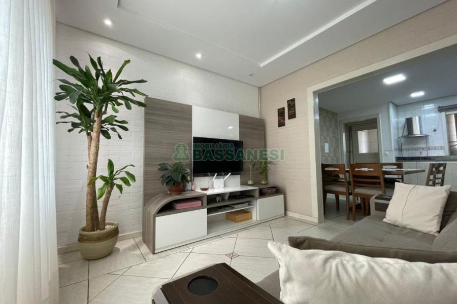 Sobrado com 79m², 2 dormitórios, 1 vaga, no bairro Santa Catarina em Caxias do Sul para Comprar