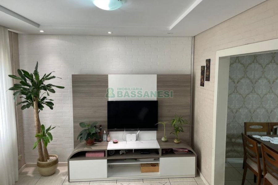 Sobrado com 79m², 2 dormitórios, 1 vaga, no bairro Santa Catarina em Caxias do Sul para Comprar