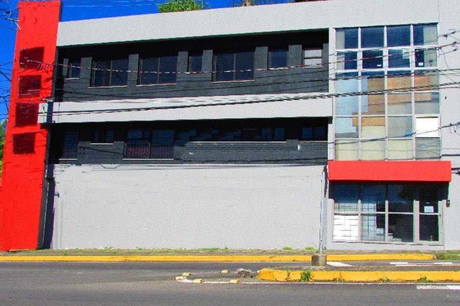 Loja com 440m², no bairro Sagrada Família em Caxias do Sul para Alugar ou Comprar