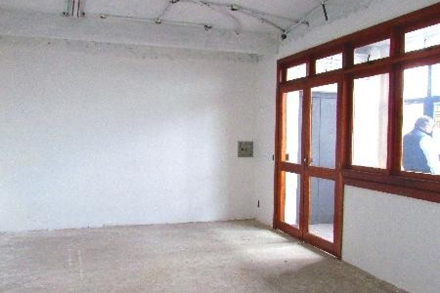 Loja com 440m², no bairro Sagrada Família em Caxias do Sul para Alugar ou Comprar