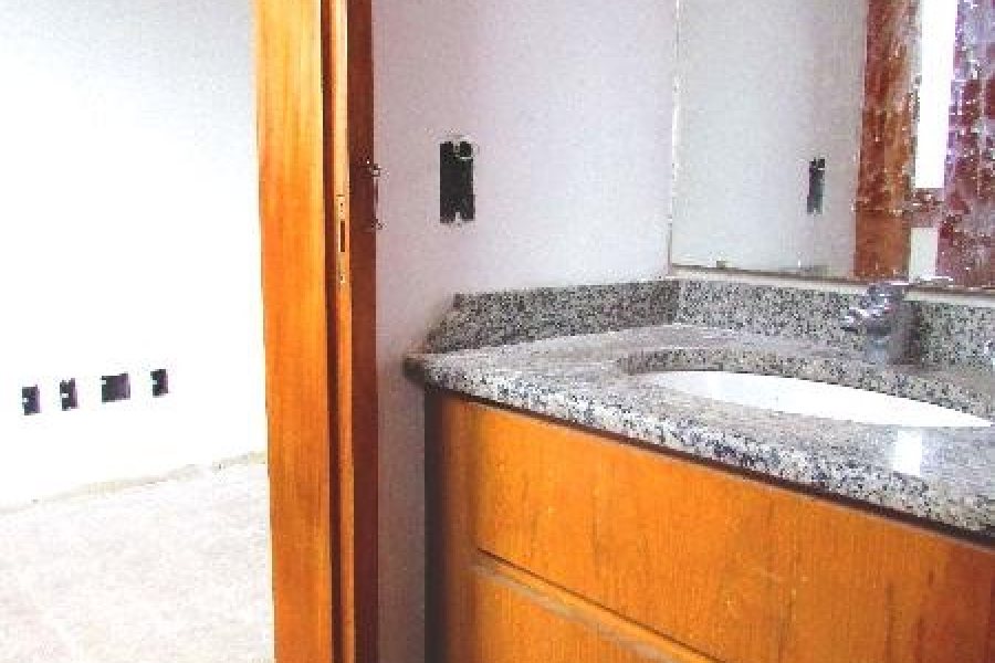 Loja com 440m², no bairro Sagrada Família em Caxias do Sul para Alugar ou Comprar