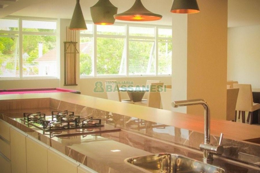 Apartamento com 54m², 2 dormitórios, 1 vaga, no bairro São Pelegrino em Caxias do Sul para Alugar