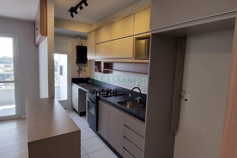 Apartamento com 54m², 2 dormitórios, 1 vaga, no bairro São Pelegrino em Caxias do Sul para Alugar
