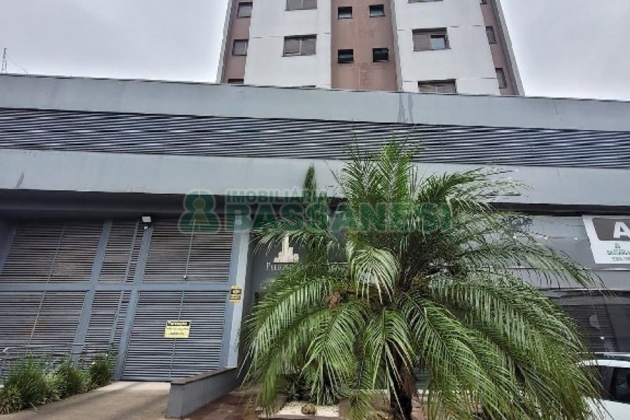 Apartamento com 65m², 2 dormitórios, 2 vagas, no bairro São Pelegrino em Caxias do Sul para Alugar