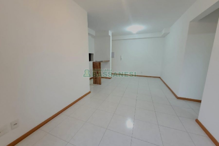 Apartamento com 65m², 2 dormitórios, 2 vagas, no bairro São Pelegrino em Caxias do Sul para Alugar
