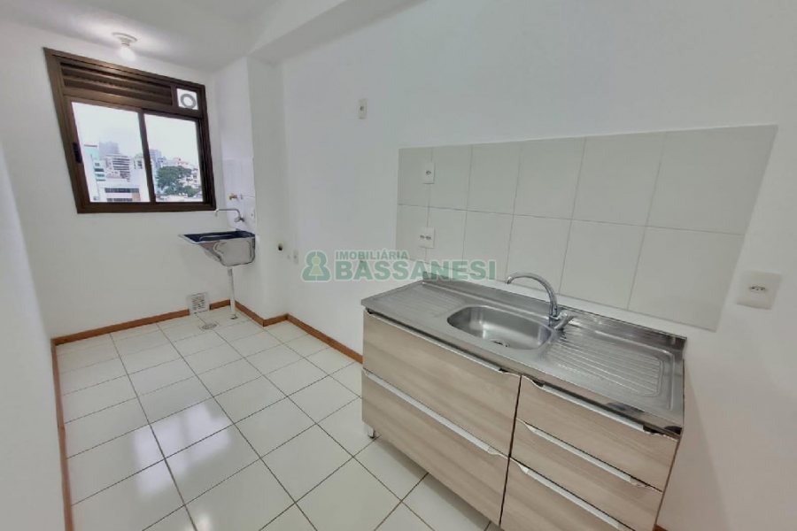 Apartamento com 65m², 2 dormitórios, 2 vagas, no bairro São Pelegrino em Caxias do Sul para Alugar