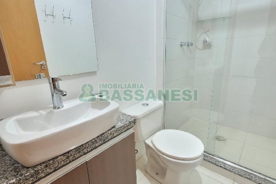 Apartamento com 65m², 2 dormitórios, 2 vagas, no bairro São Pelegrino em Caxias do Sul para Alugar