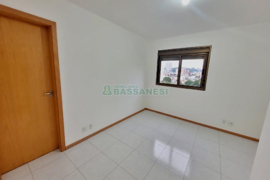 Apartamento com 65m², 2 dormitórios, 2 vagas, no bairro São Pelegrino em Caxias do Sul para Alugar