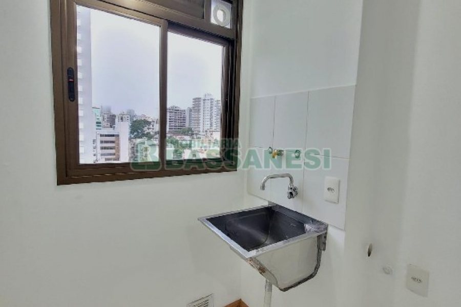 Apartamento com 65m², 2 dormitórios, 2 vagas, no bairro São Pelegrino em Caxias do Sul para Alugar