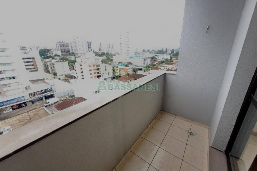 Apartamento com 65m², 2 dormitórios, 2 vagas, no bairro São Pelegrino em Caxias do Sul para Alugar