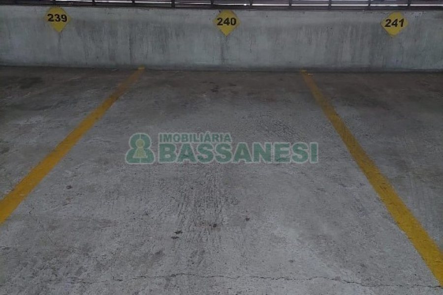 Box com 12m², no bairro São Pelegrino em Caxias do Sul para Alugar ou Comprar