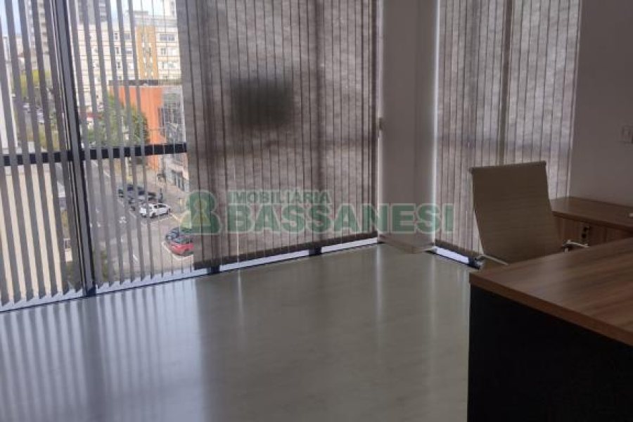 Sala com 37m², no bairro Centro em Caxias do Sul para Comprar