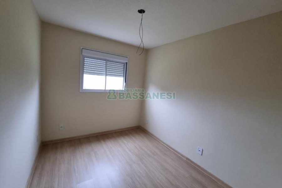 Apartamento com 49m², 2 dormitórios, 1 vaga, no bairro Nossa Senhora das Graças em Caxias do Sul para Alugar