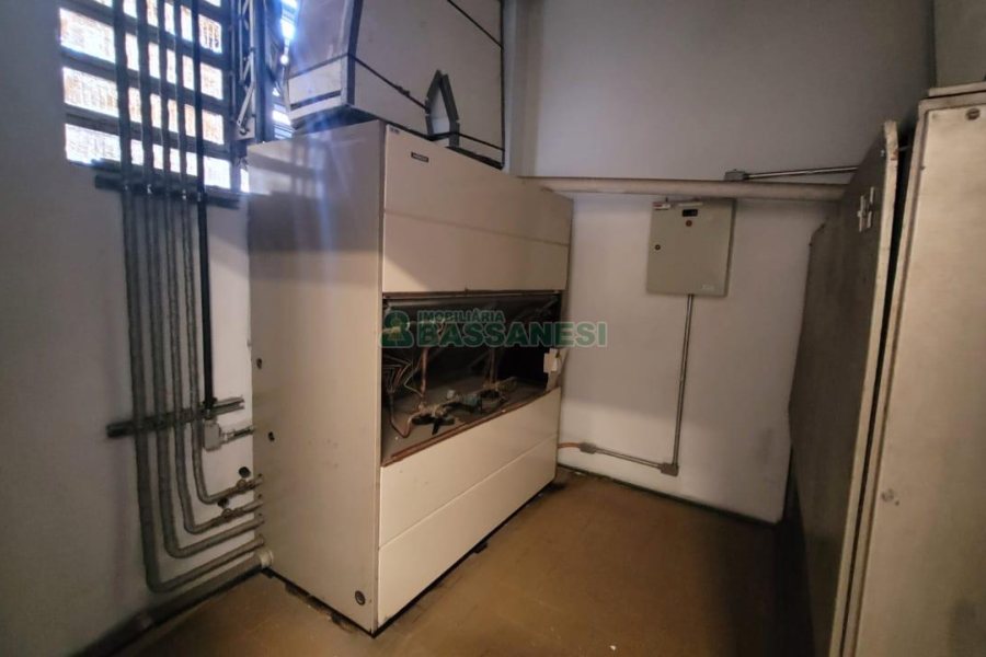 Loja com 1111m², 2 vagas, no bairro Centro em Caxias do Sul para Alugar