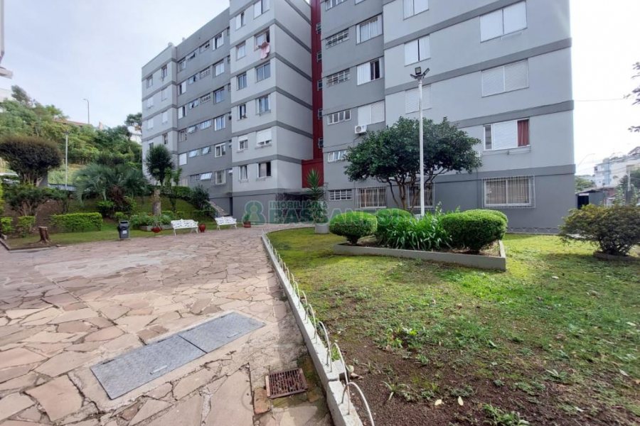 Apartamento com 68m², 3 dormitórios, 1 vaga, no bairro Floresta em Caxias do Sul para Comprar