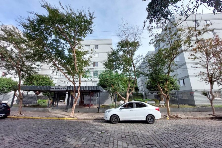 Apartamento com 68m², 3 dormitórios, 1 vaga, no bairro Floresta em Caxias do Sul para Comprar