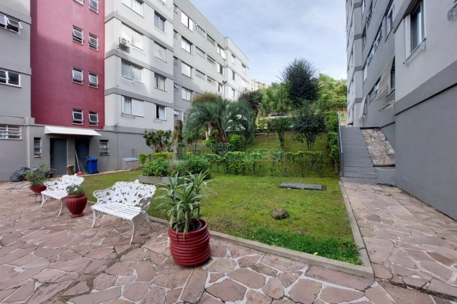 Apartamento com 68m², 3 dormitórios, 1 vaga, no bairro Floresta em Caxias do Sul para Comprar