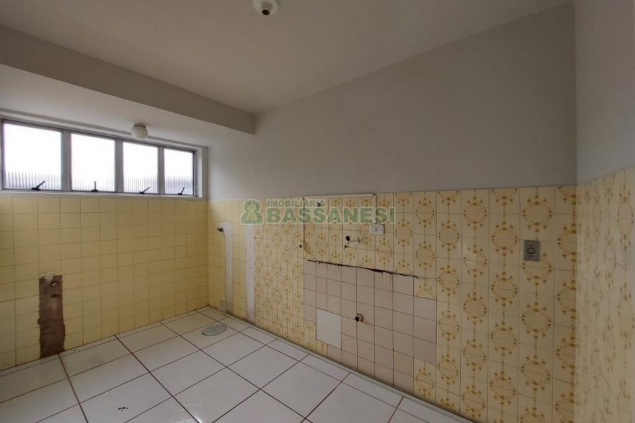 Apartamento com 68m², 3 dormitórios, 1 vaga, no bairro Floresta em Caxias do Sul para Comprar