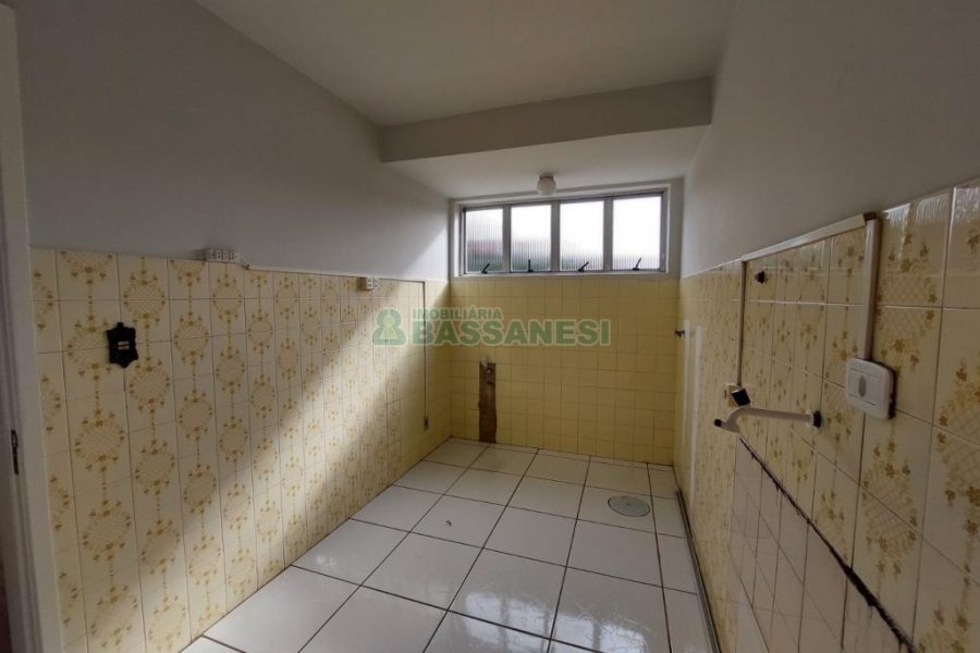 Apartamento com 68m², 3 dormitórios, 1 vaga, no bairro Floresta em Caxias do Sul para Comprar