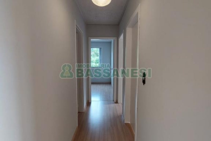 Apartamento com 68m², 3 dormitórios, 1 vaga, no bairro Floresta em Caxias do Sul para Comprar