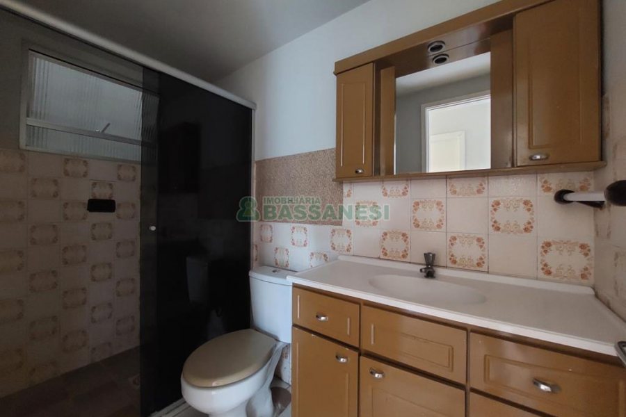 Apartamento com 68m², 3 dormitórios, 1 vaga, no bairro Floresta em Caxias do Sul para Comprar