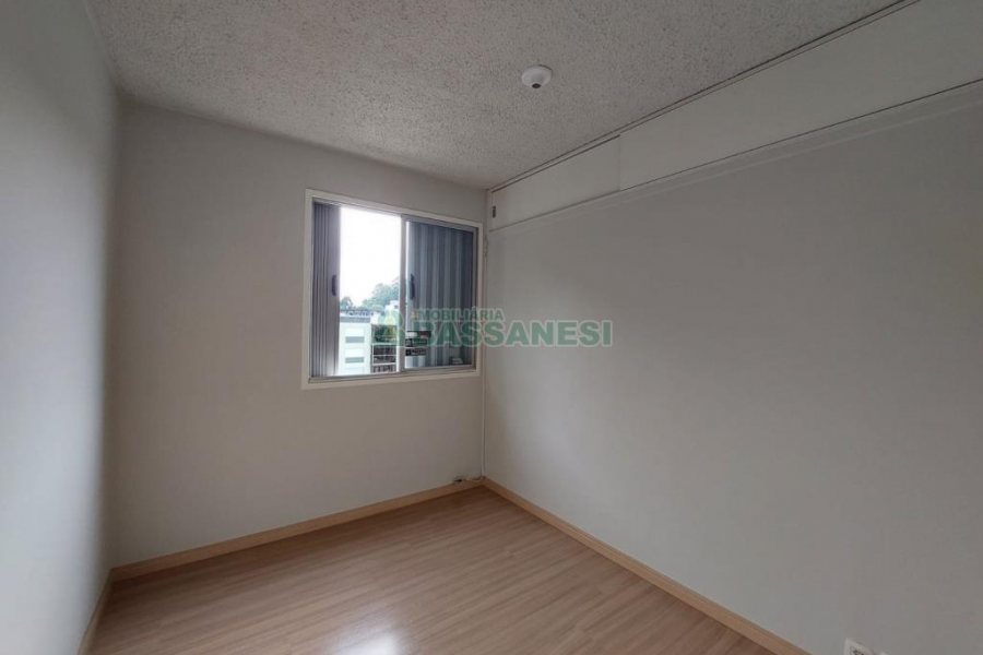 Apartamento com 68m², 3 dormitórios, 1 vaga, no bairro Floresta em Caxias do Sul para Comprar
