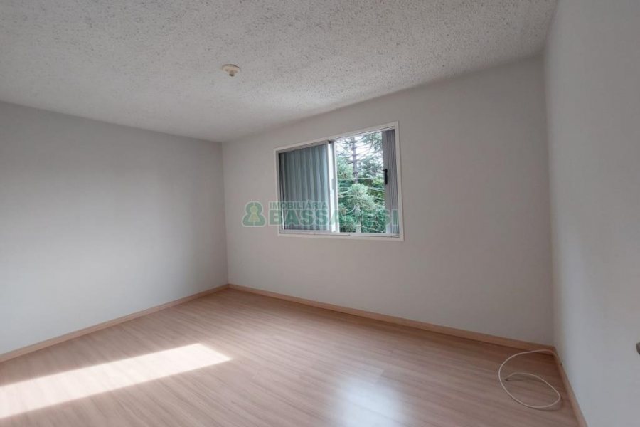 Apartamento com 68m², 3 dormitórios, 1 vaga, no bairro Floresta em Caxias do Sul para Comprar