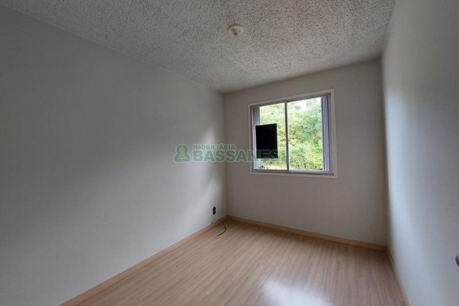Apartamento com 68m², 3 dormitórios, 1 vaga, no bairro Floresta em Caxias do Sul para Comprar