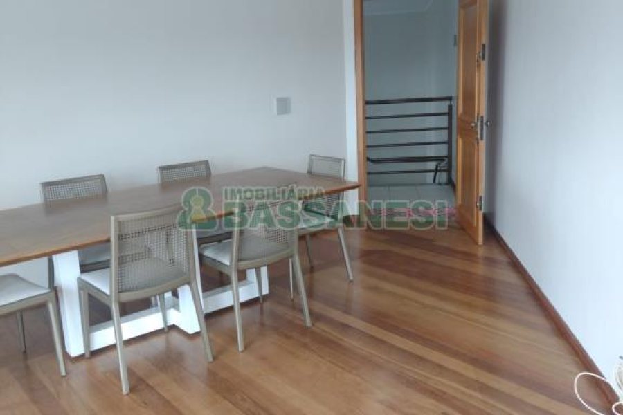 Apartamento com 167m², 3 dormitórios, 4 vagas, no bairro Pio X em Caxias do Sul para Comprar