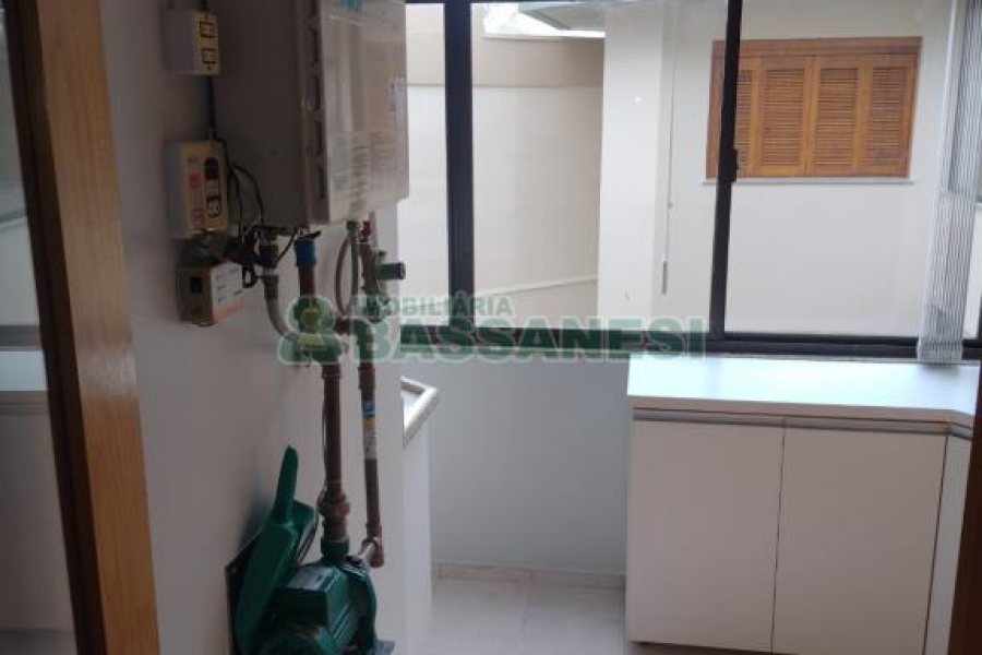 Apartamento com 167m², 3 dormitórios, 4 vagas, no bairro Pio X em Caxias do Sul para Comprar