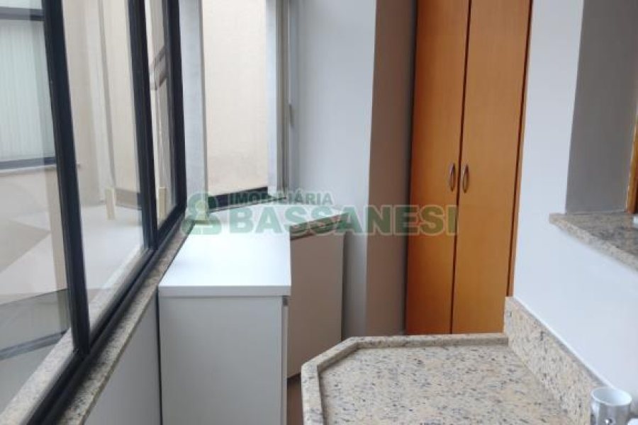 Apartamento com 167m², 3 dormitórios, 4 vagas, no bairro Pio X em Caxias do Sul para Comprar