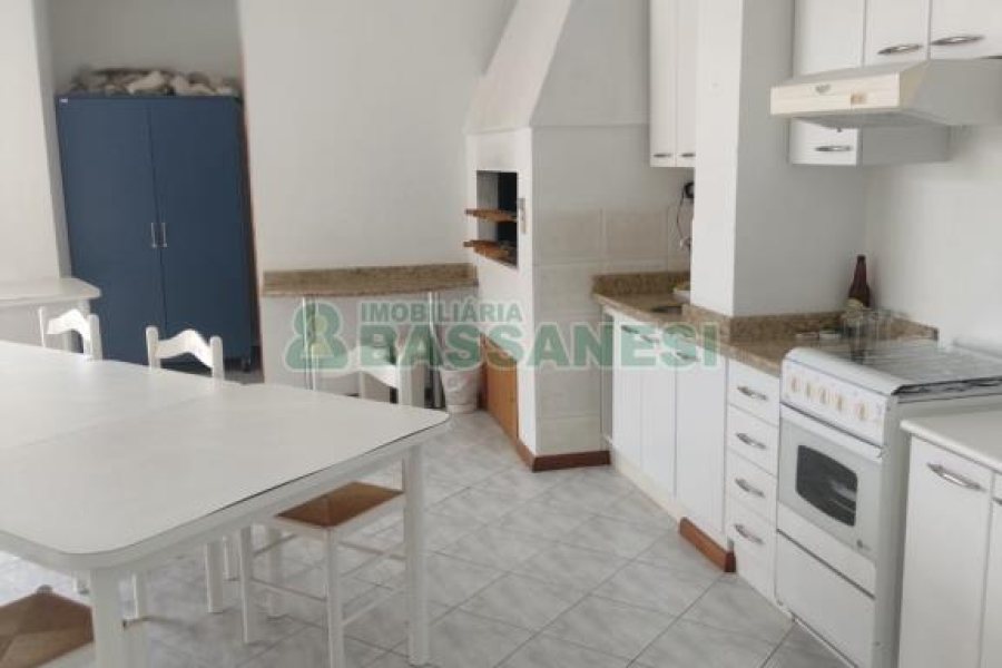 Apartamento com 167m², 3 dormitórios, 4 vagas, no bairro Pio X em Caxias do Sul para Comprar