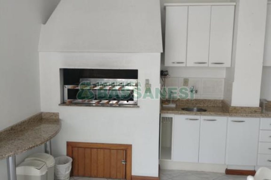 Apartamento com 167m², 3 dormitórios, 4 vagas, no bairro Pio X em Caxias do Sul para Comprar