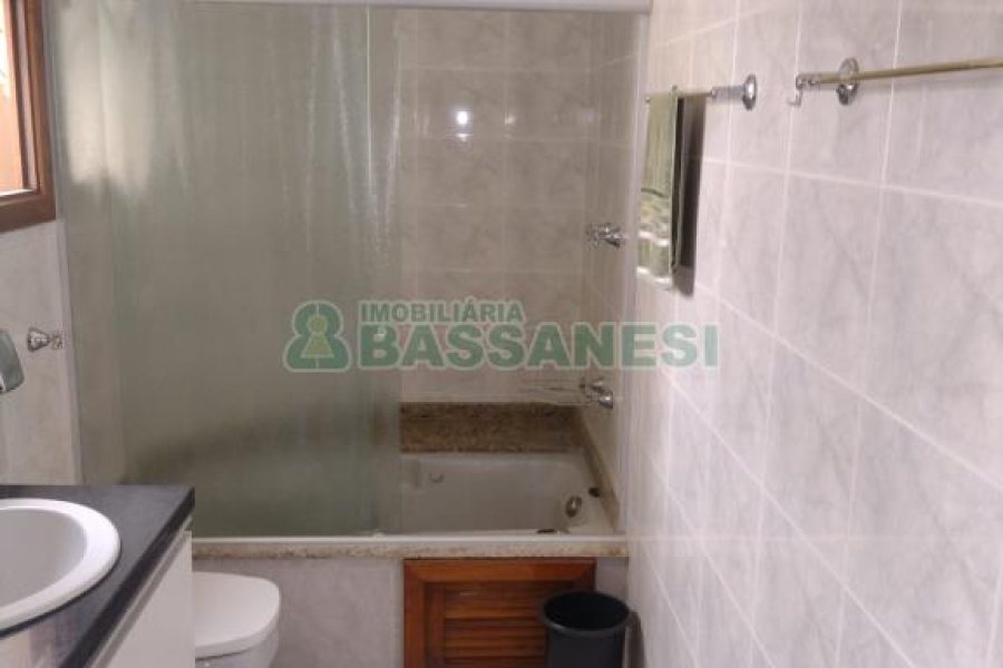 Apartamento com 167m², 3 dormitórios, 4 vagas, no bairro Pio X em Caxias do Sul para Comprar