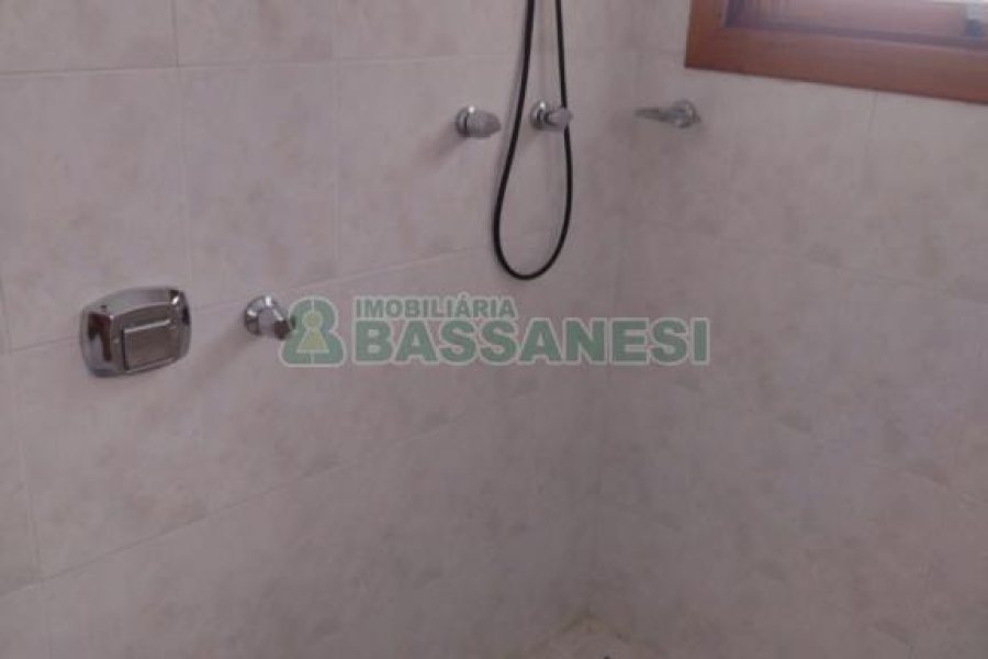Apartamento com 167m², 3 dormitórios, 4 vagas, no bairro Pio X em Caxias do Sul para Comprar
