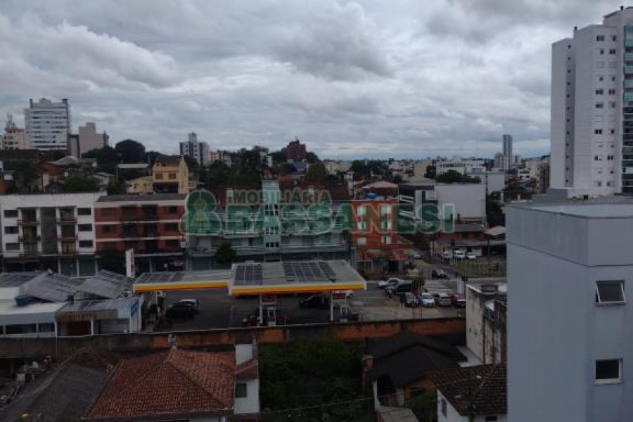 Apartamento com 167m², 3 dormitórios, 4 vagas, no bairro Pio X em Caxias do Sul para Comprar