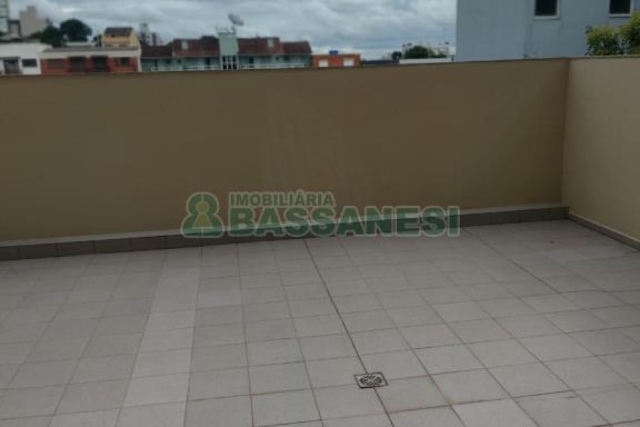 Apartamento com 167m², 3 dormitórios, 4 vagas, no bairro Pio X em Caxias do Sul para Comprar
