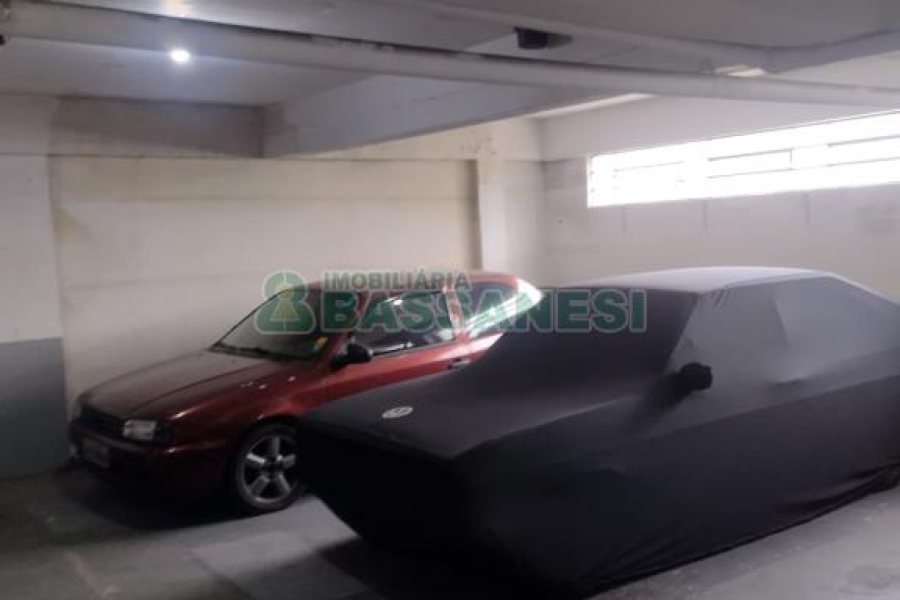 Apartamento com 167m², 3 dormitórios, 4 vagas, no bairro Pio X em Caxias do Sul para Comprar