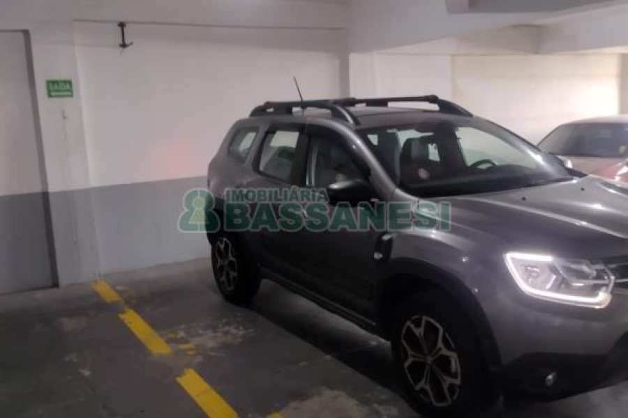 Apartamento com 167m², 3 dormitórios, 4 vagas, no bairro Pio X em Caxias do Sul para Comprar