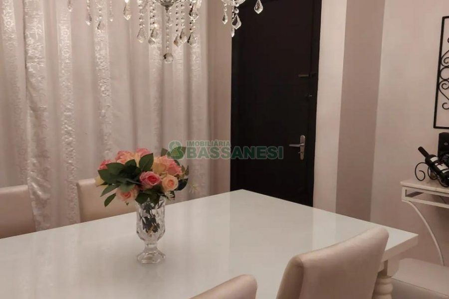 Apto Mobiliado com 130m², 2 dormitórios, 1 vaga, no bairro Pio X em Caxias do Sul para Alugar