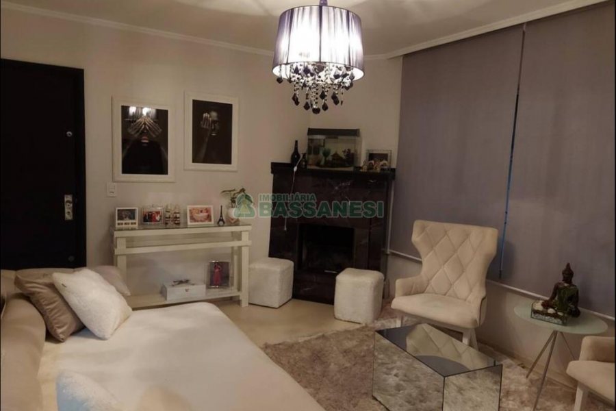 Apto Mobiliado com 130m², 2 dormitórios, 1 vaga, no bairro Pio X em Caxias do Sul para Alugar