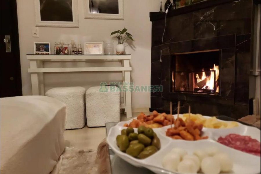 Apto Mobiliado com 130m², 2 dormitórios, 1 vaga, no bairro Pio X em Caxias do Sul para Alugar